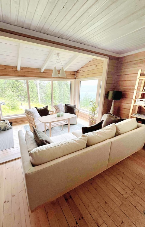 Popular Airbnb listing: WOOD HOUSE Garden by lake Mjøsa -30 min OSL in Stange