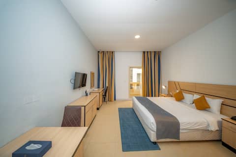 Popular Airbnb listing: Gorgeous Studio Room (with Kitchen) near MOE in Al Barsha First