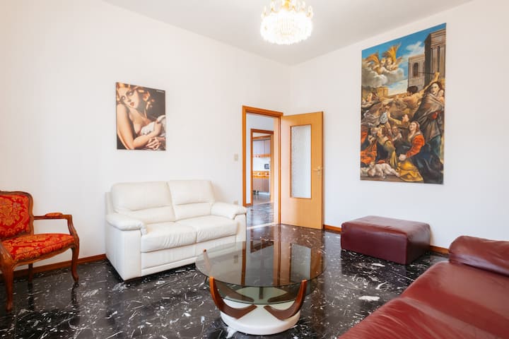 Big Apartment Between Sea and Lagoon