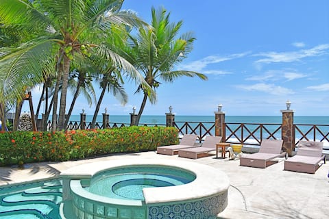 Charming oceanfront house • Pool • Coronado