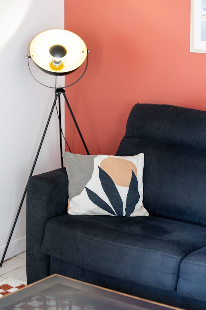 Salón con sofá cama, ideal para una estancia en familia o con amigos.