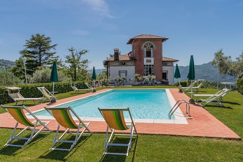 Splendid Liberty villa with pool