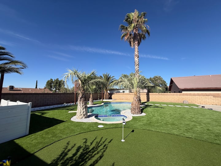 Gorgeous Pool Home With Rv Parking! Amazing Escape - Lancaster, CA