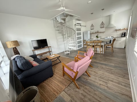 Popular Airbnb listing: Beautiful 2 bedroom apt, 100 Ft to the Beach in St. Augustine Beach