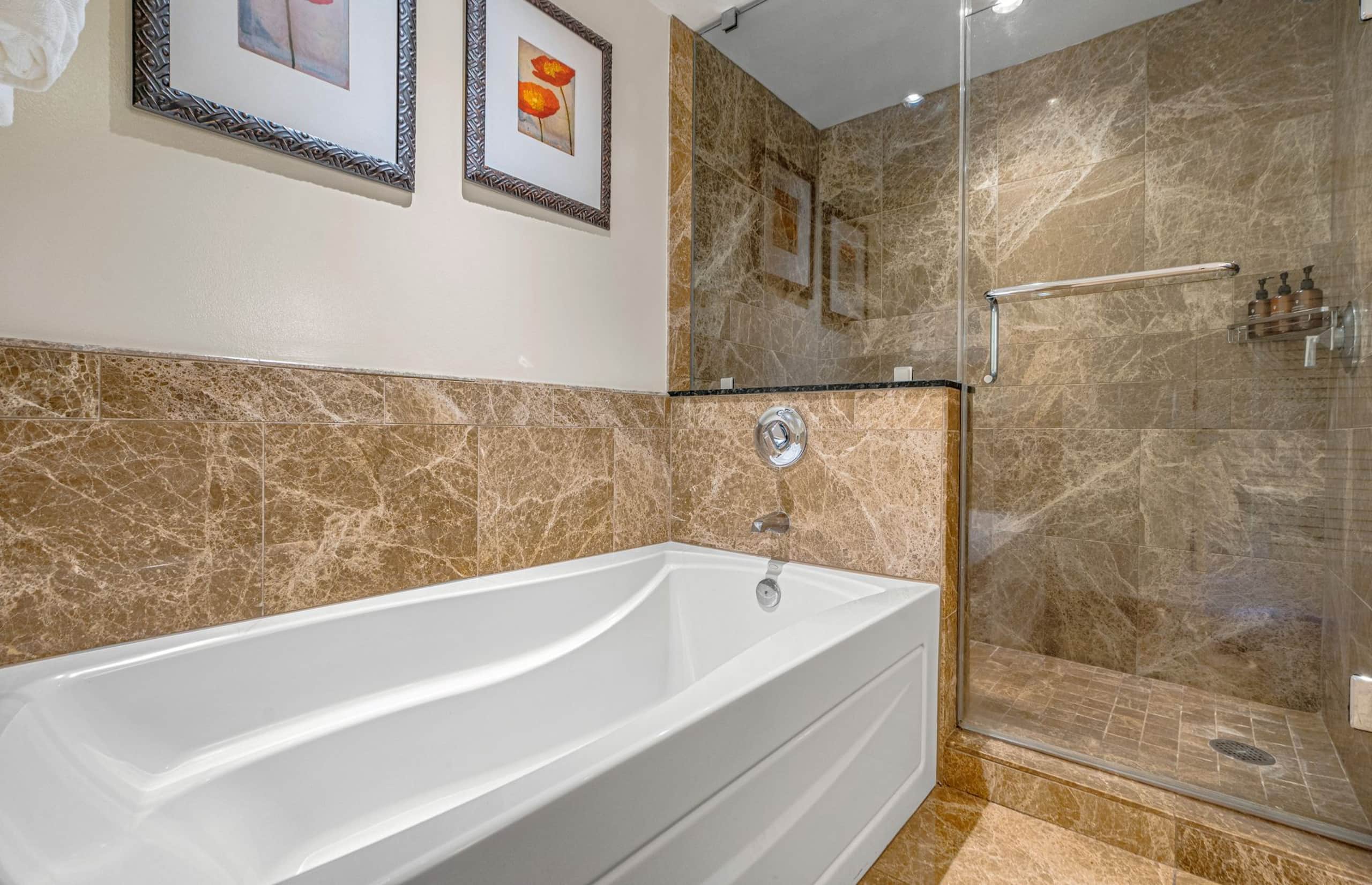 Condo in Lahaina · ★4.95 · 3 bedrooms · 5 beds · 3 baths - Image 34