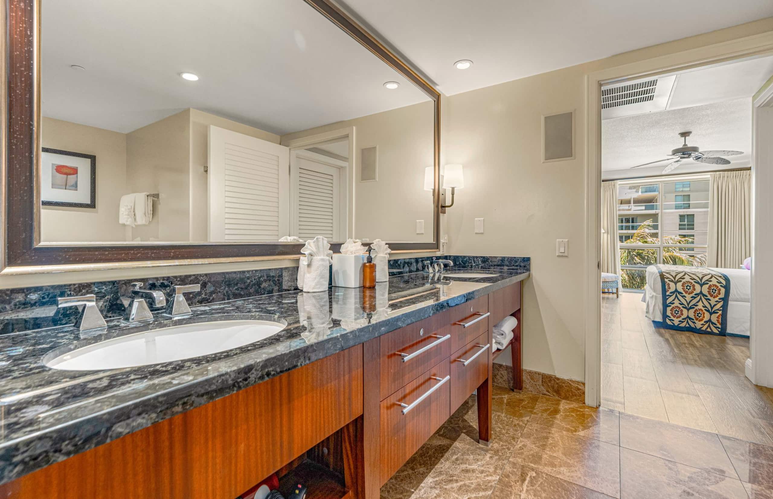 Condo in Lahaina · ★4.95 · 3 bedrooms · 5 beds · 3 baths - Image 33