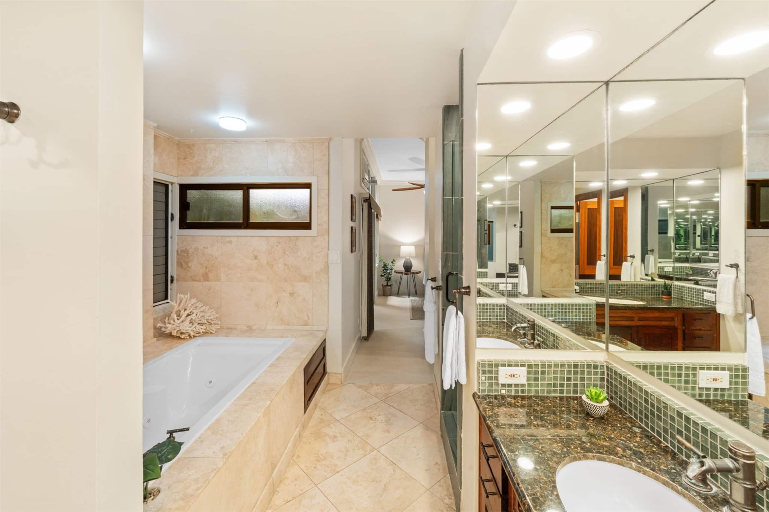 Villa in Lahaina · ★4.92 · 1 bedroom · 2 beds · 1.5 baths - Image 122