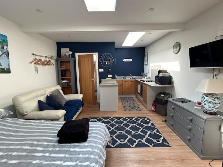 The Hive Secluded, Self Catering Studio Chichester - West Wittering