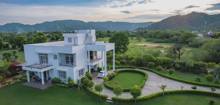 Elegant Boutique Farmhouse | Pool | Chef | Garden - Jaipur