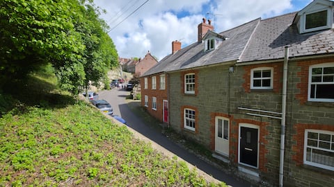 Unique location on the historic Gold Hill, Dorset