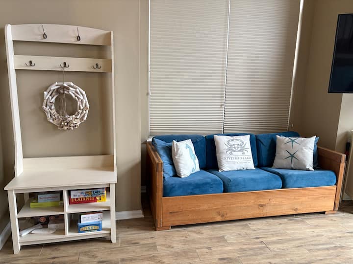 Beautiful Baycation Stay - Pasadena, MD
