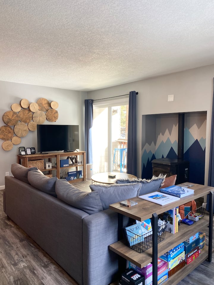 Modern King Suite, Walk To Free Shuttle - Mammoth Lakes, CA