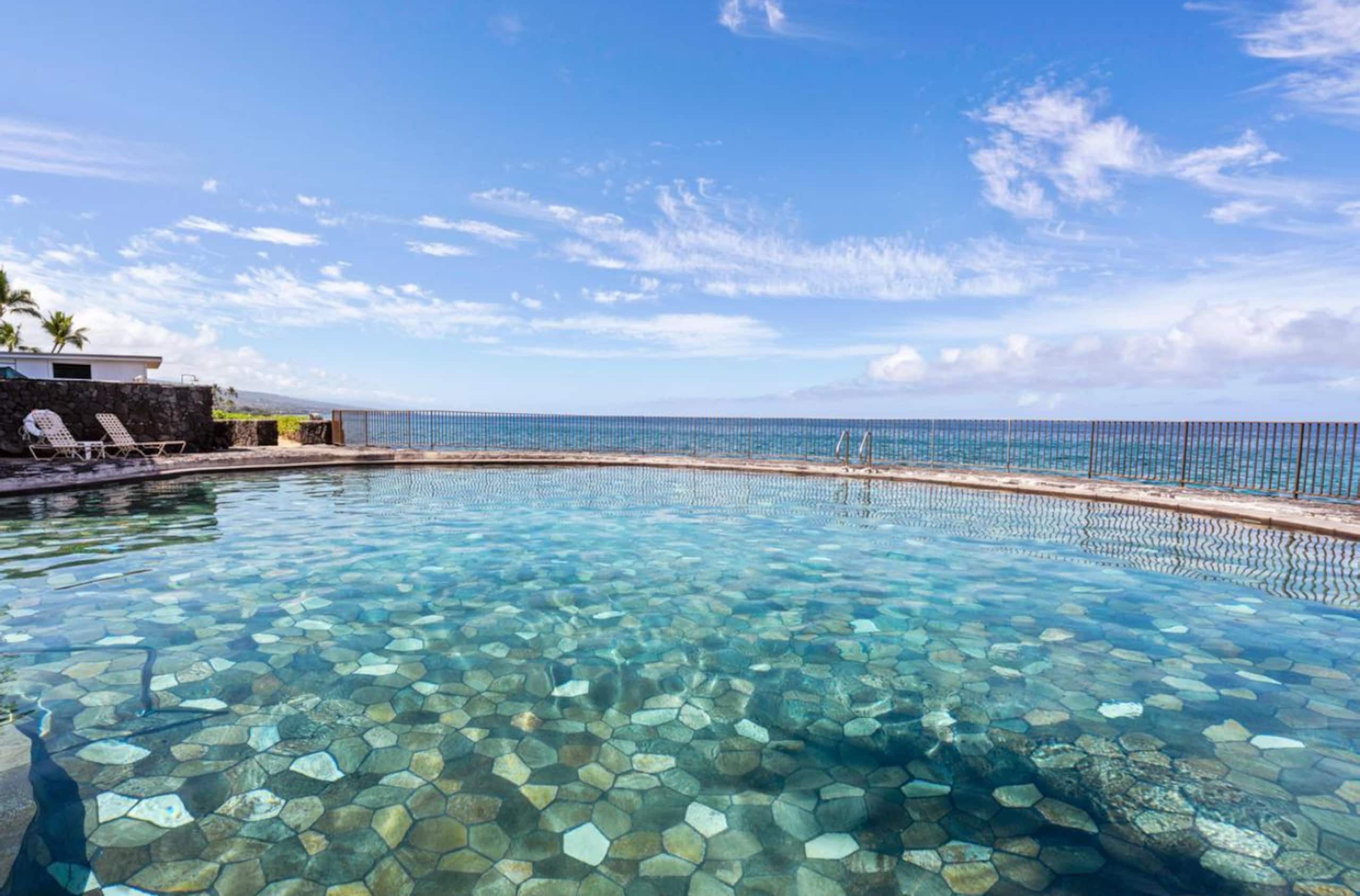 Condo in Kailua-Kona · ★4.9 · 1 bedroom · 2 beds · 1 private bath - Image 1