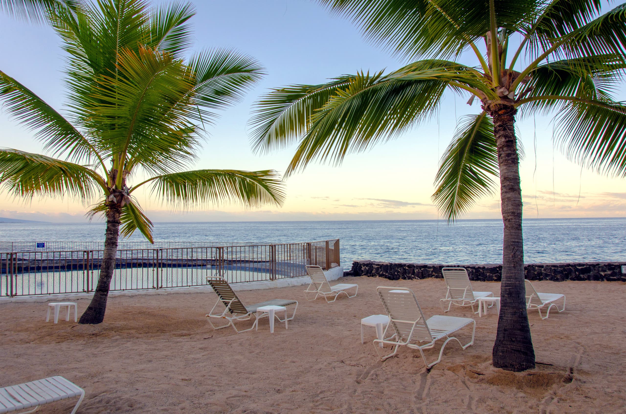 Condo in Kailua-Kona · ★4.9 · 1 bedroom · 2 beds · 1 private bath - Image 18