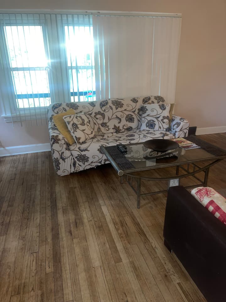 Ray’s Bikers Old & Rustic 2br Unit 1st Floor - クリーブランド, OH