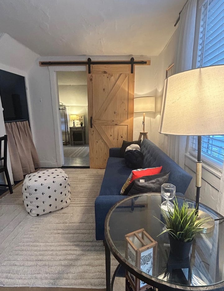 Private 1 Bedroom Triplex 20 Min From Philly - New Jersey