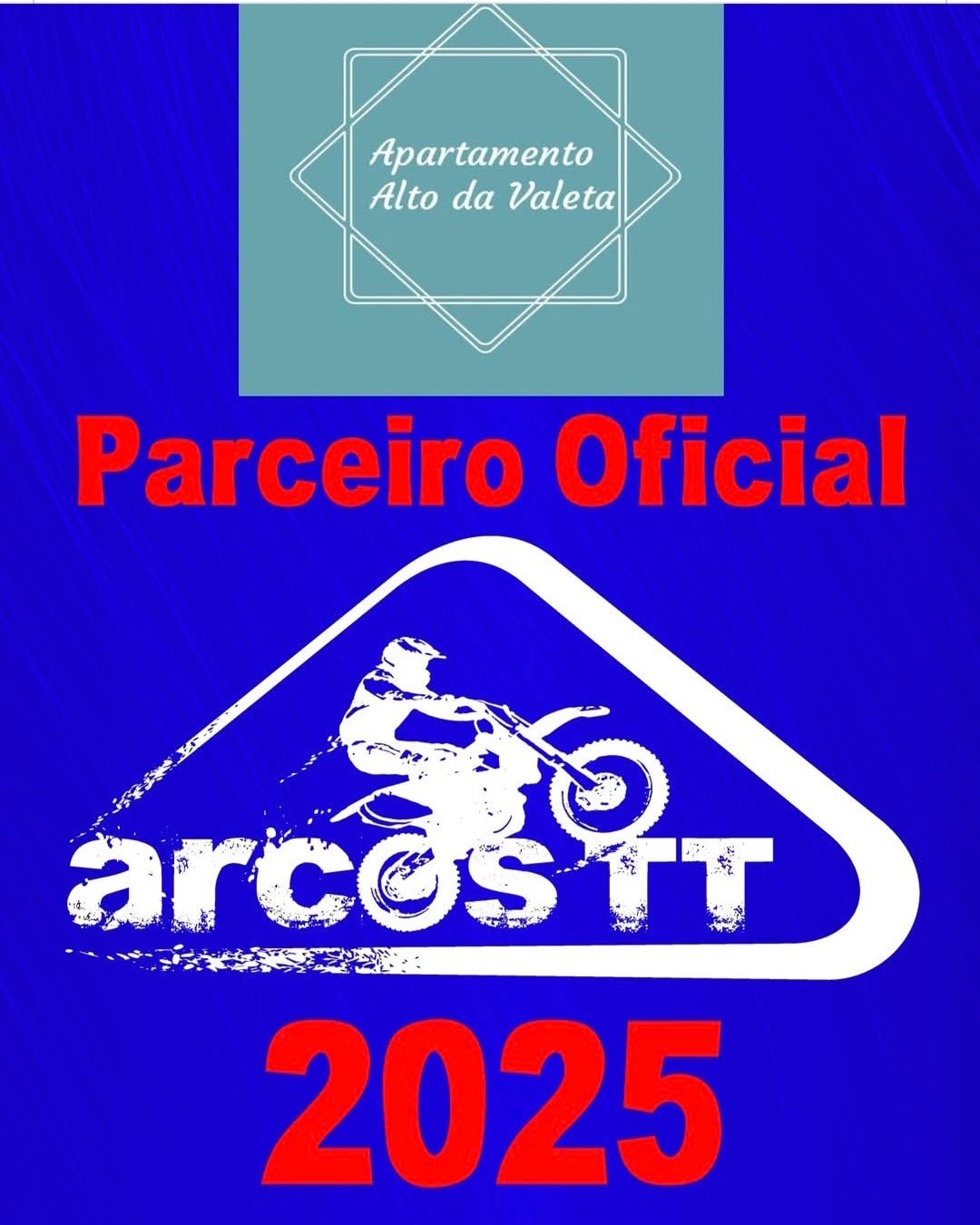 A graphic design features a blue background with the text 'Parceiro Oficial' at the top. Below, the logo for 'arcos TT' is displayed, showcasing a silhouette of a motorcycle rider. The year '2025' is positioned prominently at the bottom in white, emphasizing the partnership.