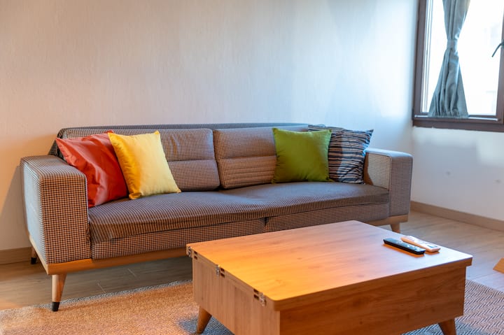 Heart Of Alsancak, New & Stylish & Cosy Apartment - Konak