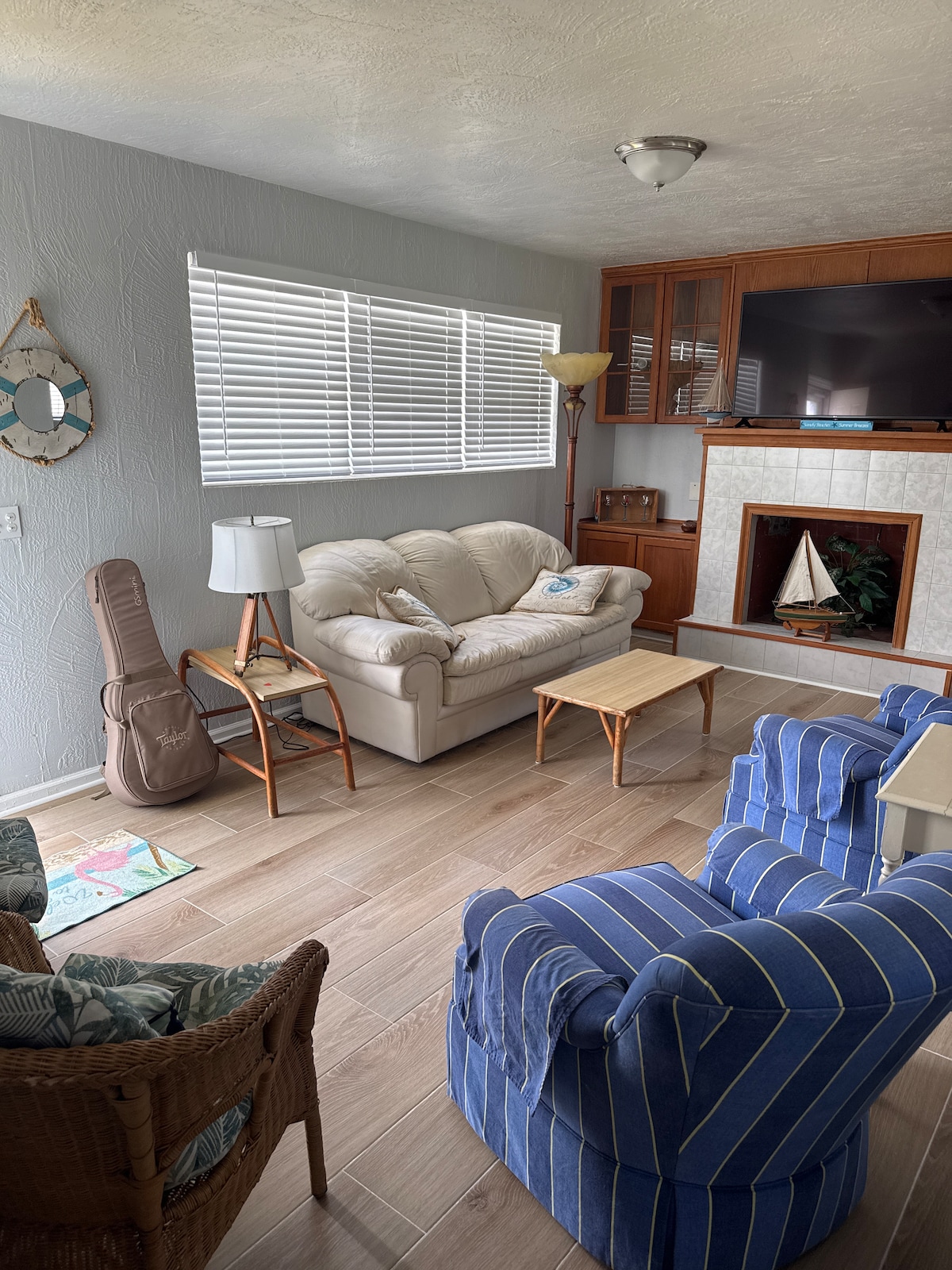 Top performing Airbnb: 2br/1bth house, walk to beach in Daytona Beach Shores