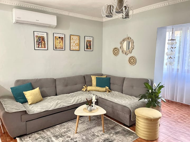 Comfy Flat With A City Center View🌿 - Albania