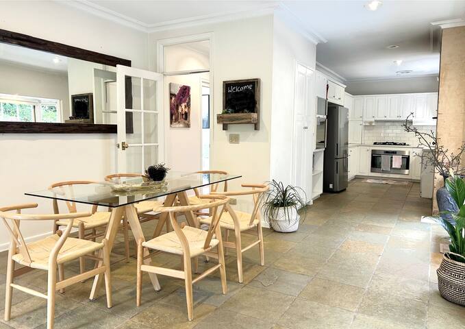 Secluded Villa with Lush Gardens, Spa & Fireplace gallery image 4