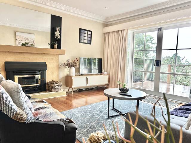 Secluded Villa with Lush Gardens, Spa & Fireplace gallery image 2