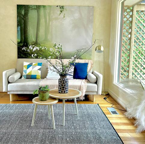 Secluded Villa with Lush Gardens, Spa & Fireplace gallery image 3