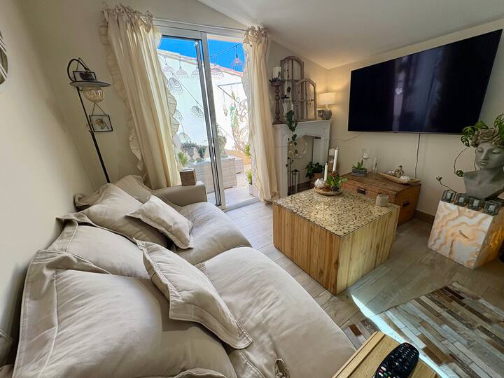 Chez Louise
Charmante Maison Cozy Et Climatisée - Régusse