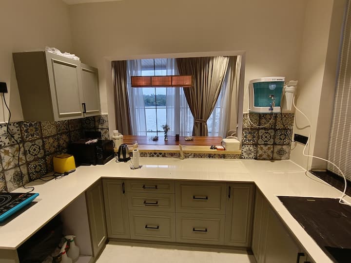 Full kitchen image 2