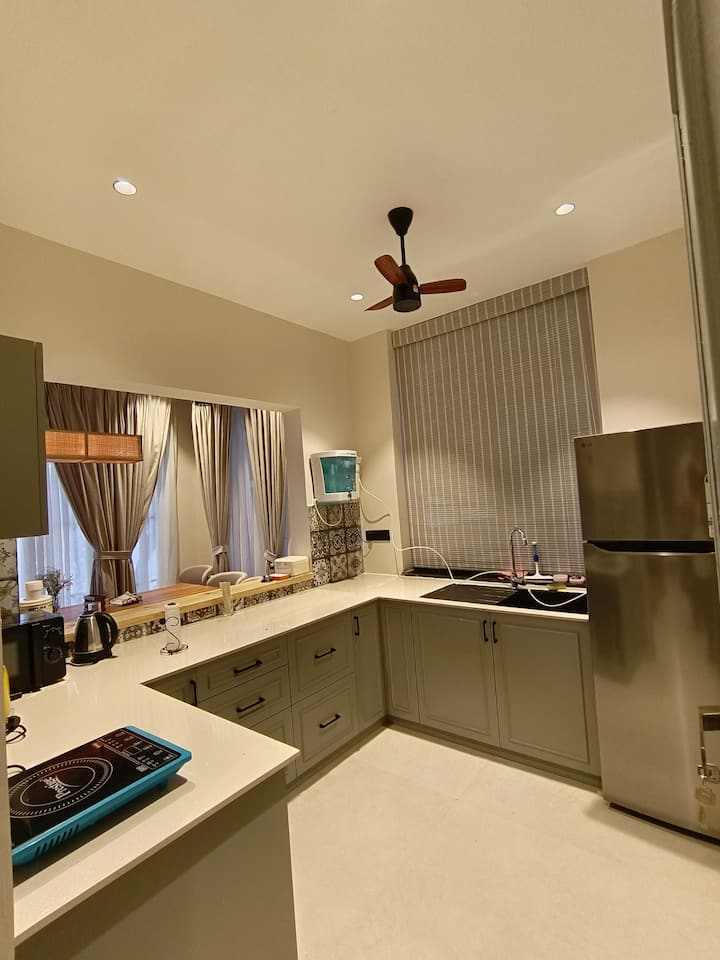 Full kitchen image 1