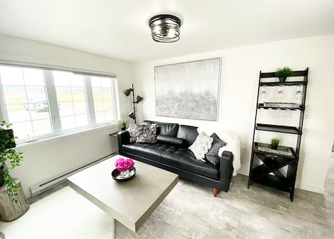 Port Williams 2 Bed Beautiful Bright Wolfville A/C