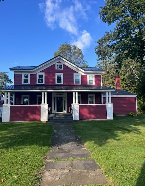 5br @ Broad Street, 1 block to campus + downtown