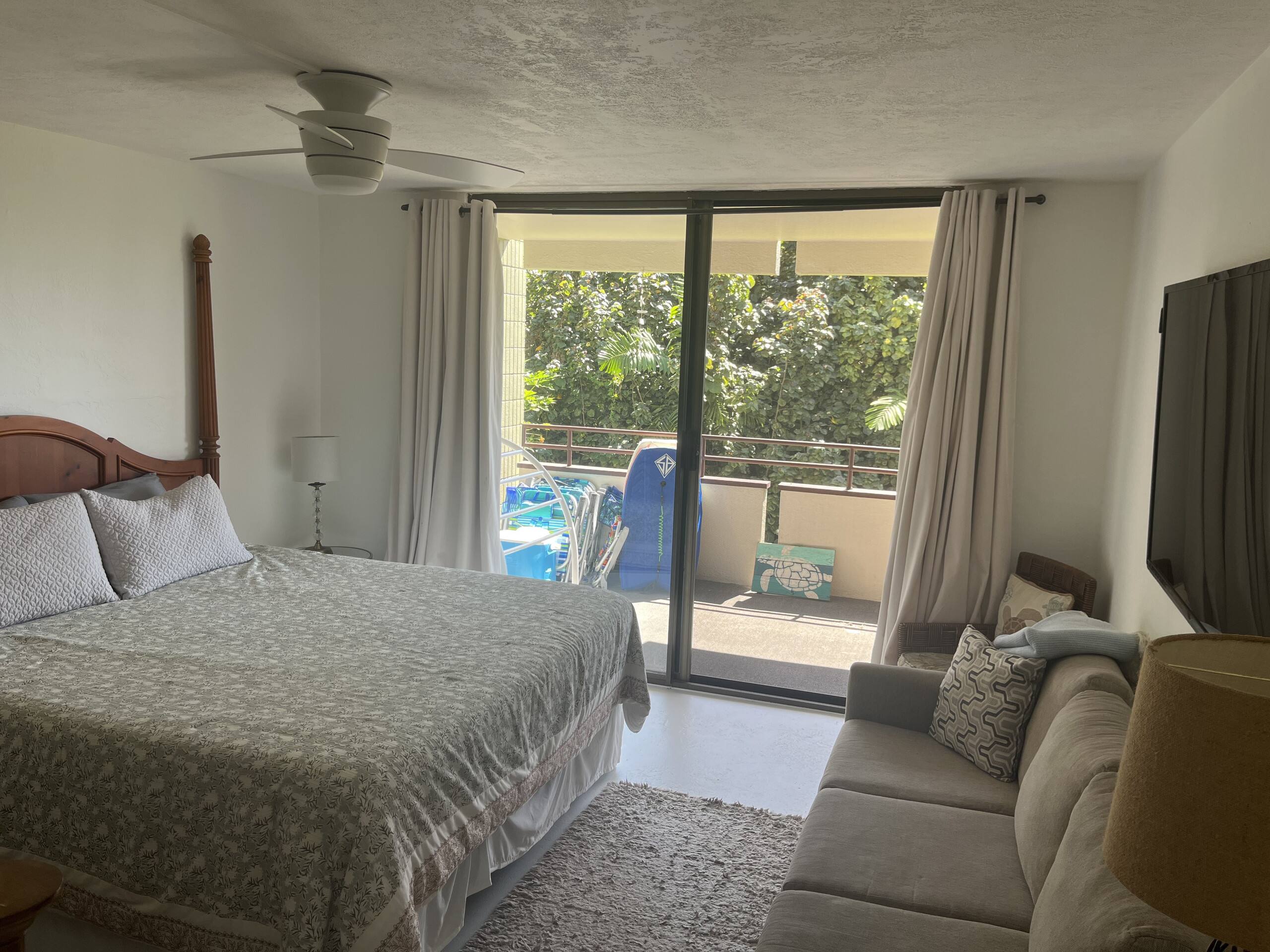 Condo in Kailua-Kona · ★4.79 · 2 bedrooms · 4 beds · 2 private baths - Image 11