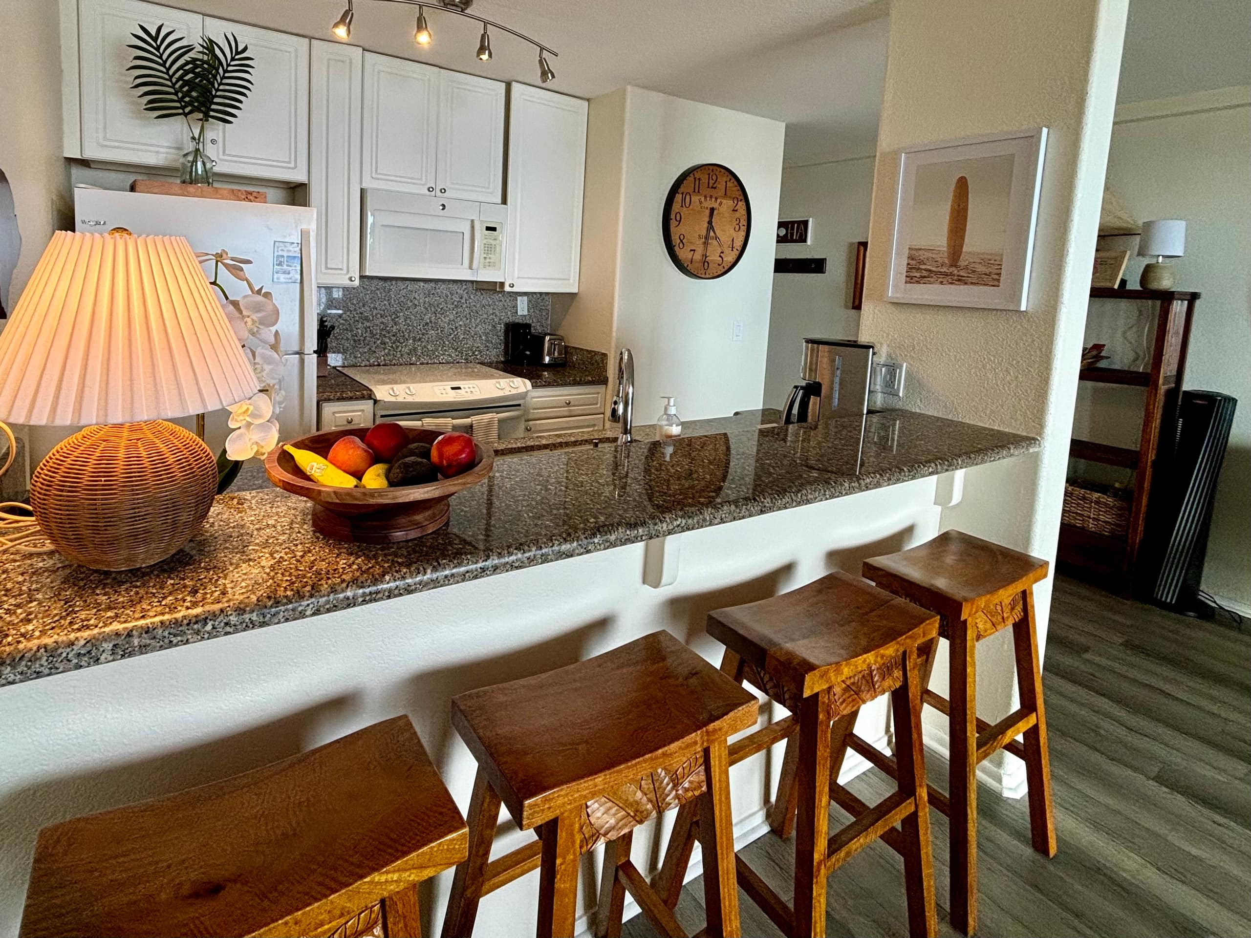 Condo in Kailua-Kona · ★4.96 · 1 bedroom · 2 beds · 1 bath - Image 7