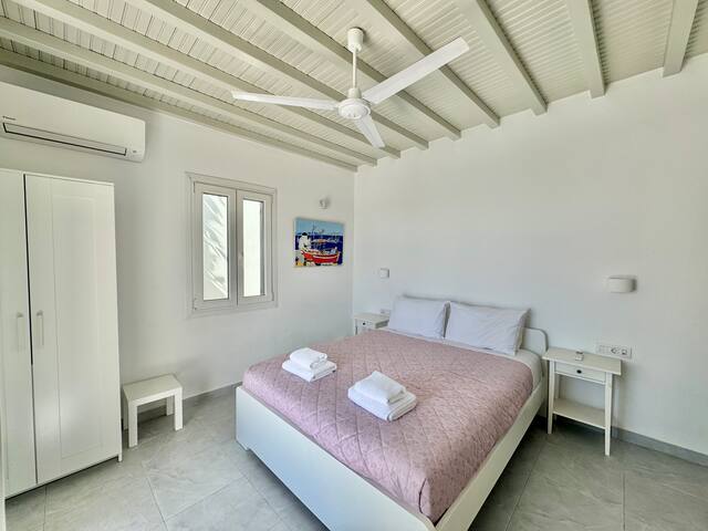 Blue gallery image 5