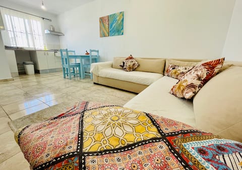 TOP FLOOR townAPARTMENT with AC and Wi-Fi