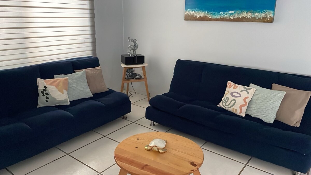 Дневна соба со репродукција на звук 