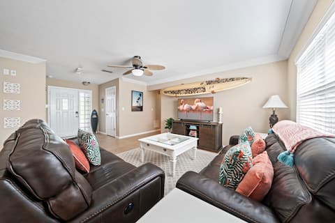 Top performing Airbnb: Family & Pet Friendly Home Heated Pool Fenced Yard in Indian Harbour Beach