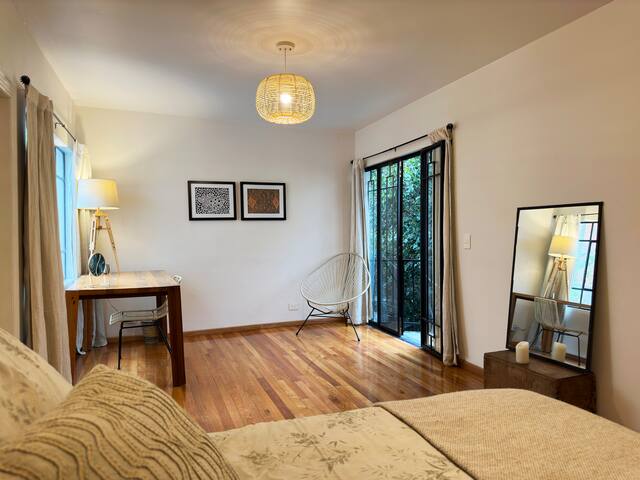 Art deco house & garden, ten min walk to Condesa gallery image 3