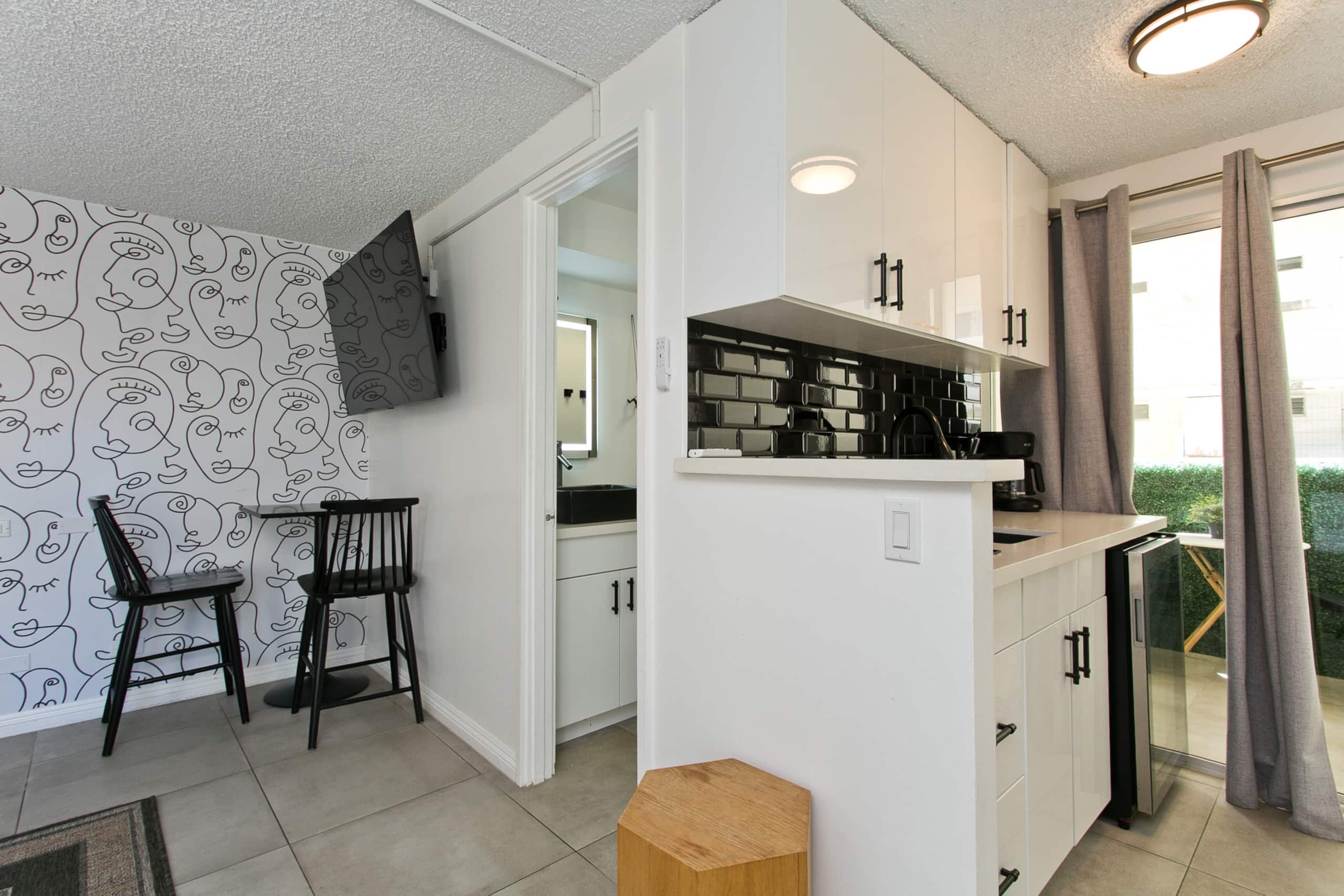 Condo in Honolulu · ★4.66 · 1 bedroom · 1 bed · 1 bath - Image 4