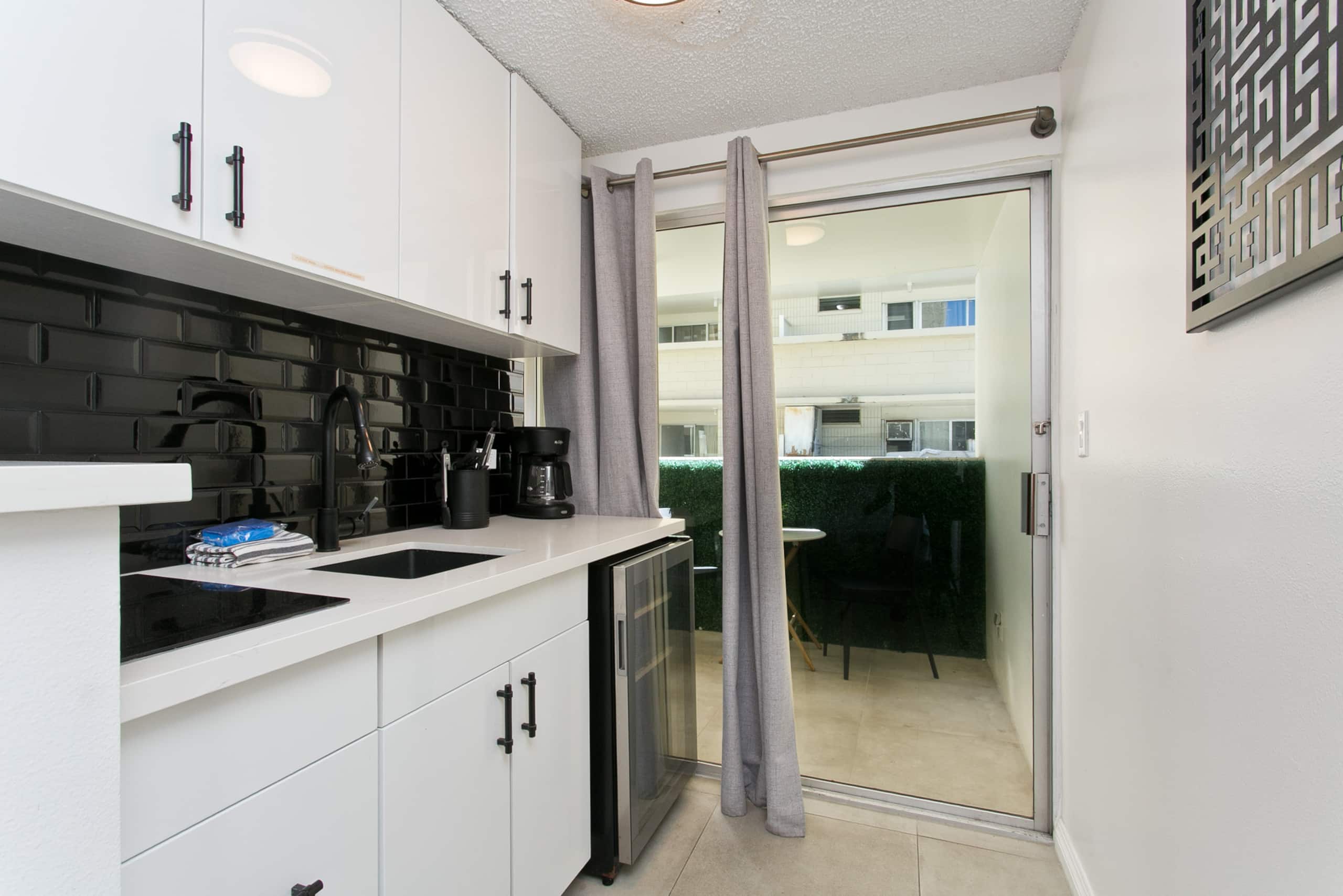 Condo in Honolulu · ★4.66 · 1 bedroom · 1 bed · 1 bath - Image 2