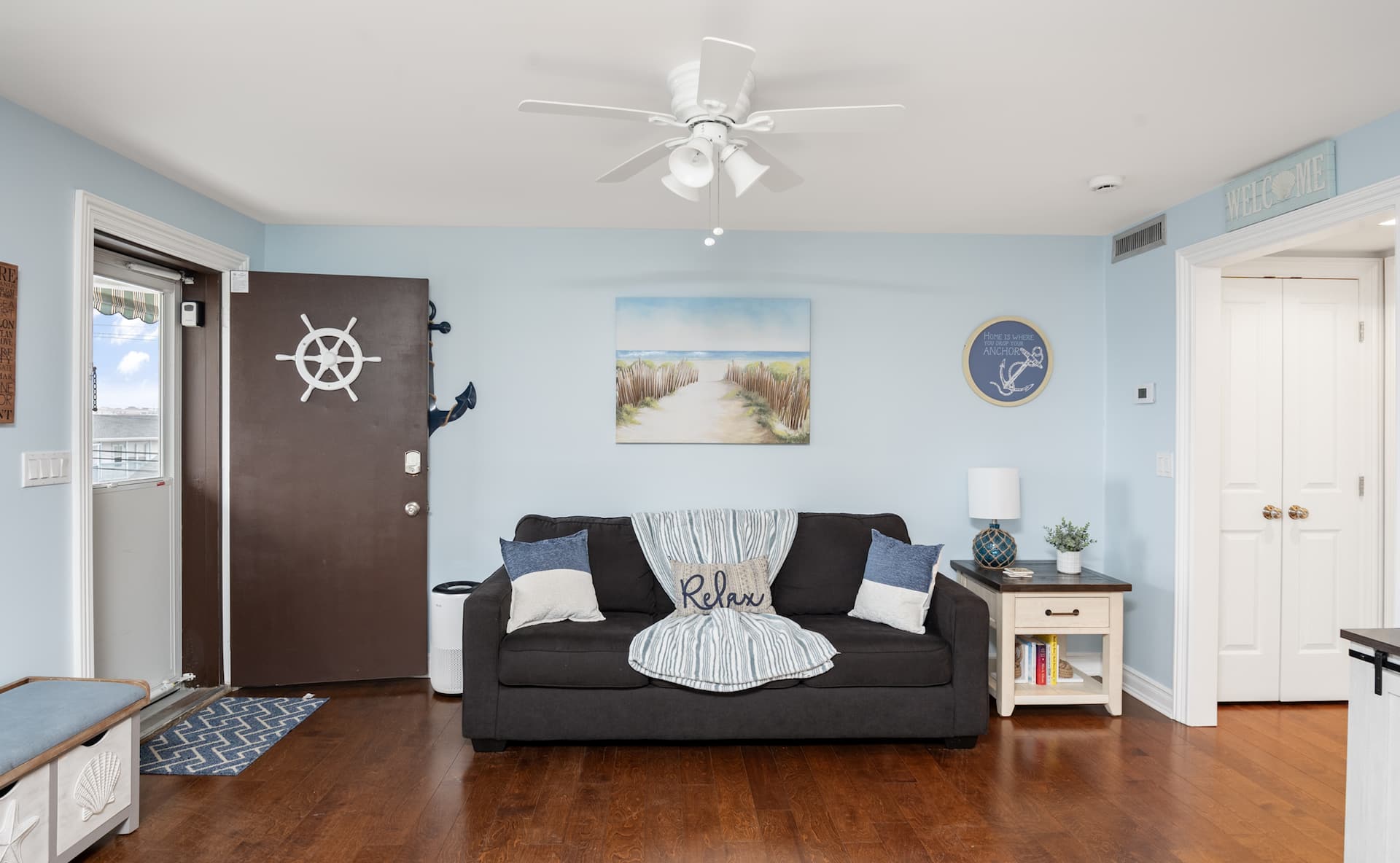 Immaculate Airy Retreat 300ft to Beach & Boardwalk — photo 2