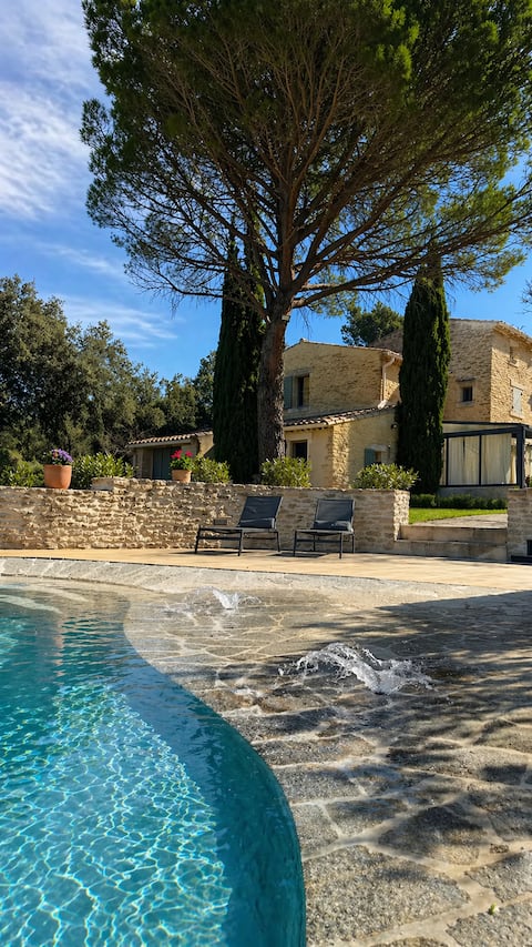 L'ISLE SUR LA SORGUE – HOUSE OF CHARACTER