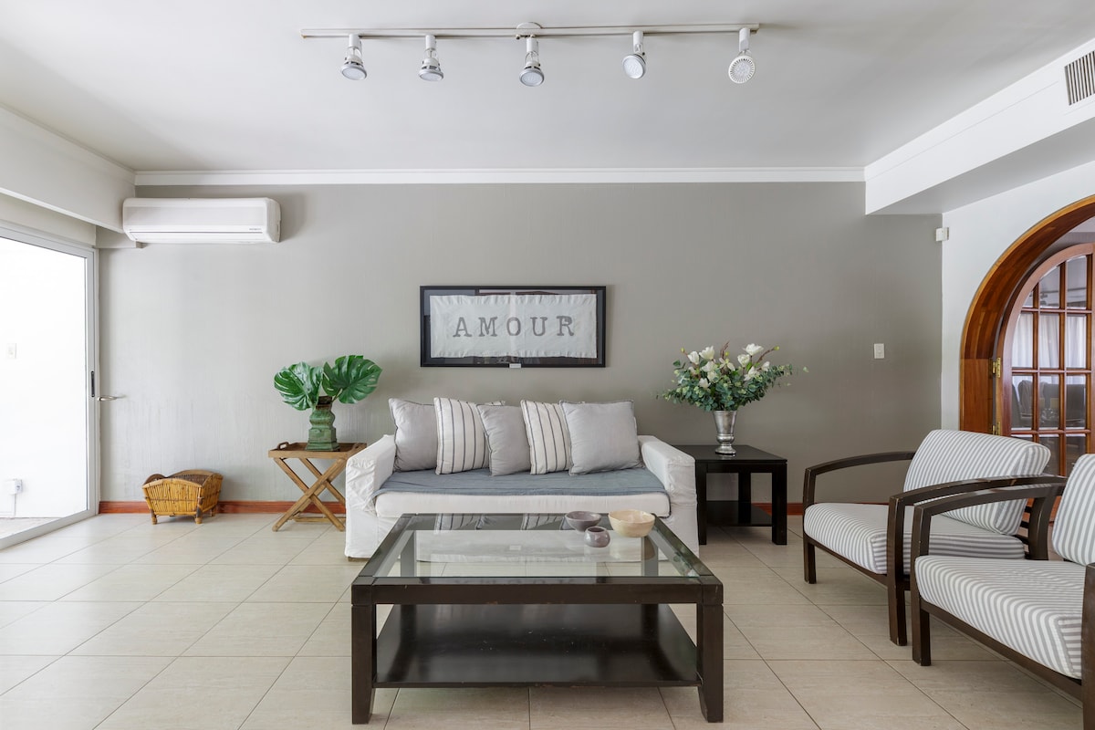 Top Airbnb: Spectacular house in the best area of Mendoza en Mendoza