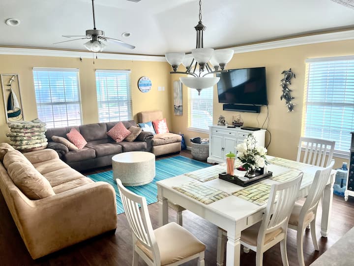 Beach Resort That Feels Like Home - Surfside Beach, TX