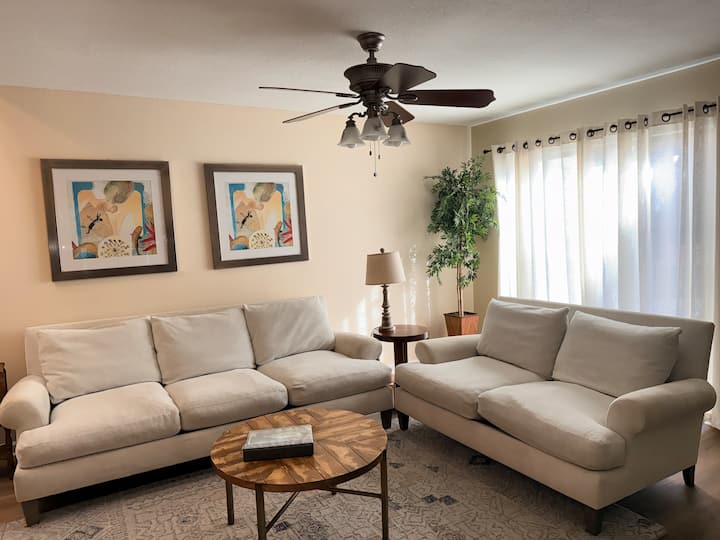 Sunny Large Two Bedroom Townhouse - Pool - Pensacola, FL