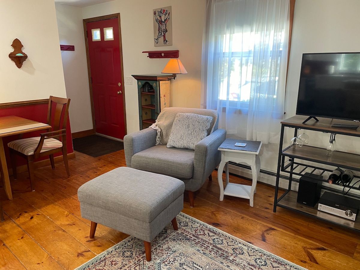 Top performing Airbnb: “Rooster Cottage and Gardens” Entire Private Home in East Harwich