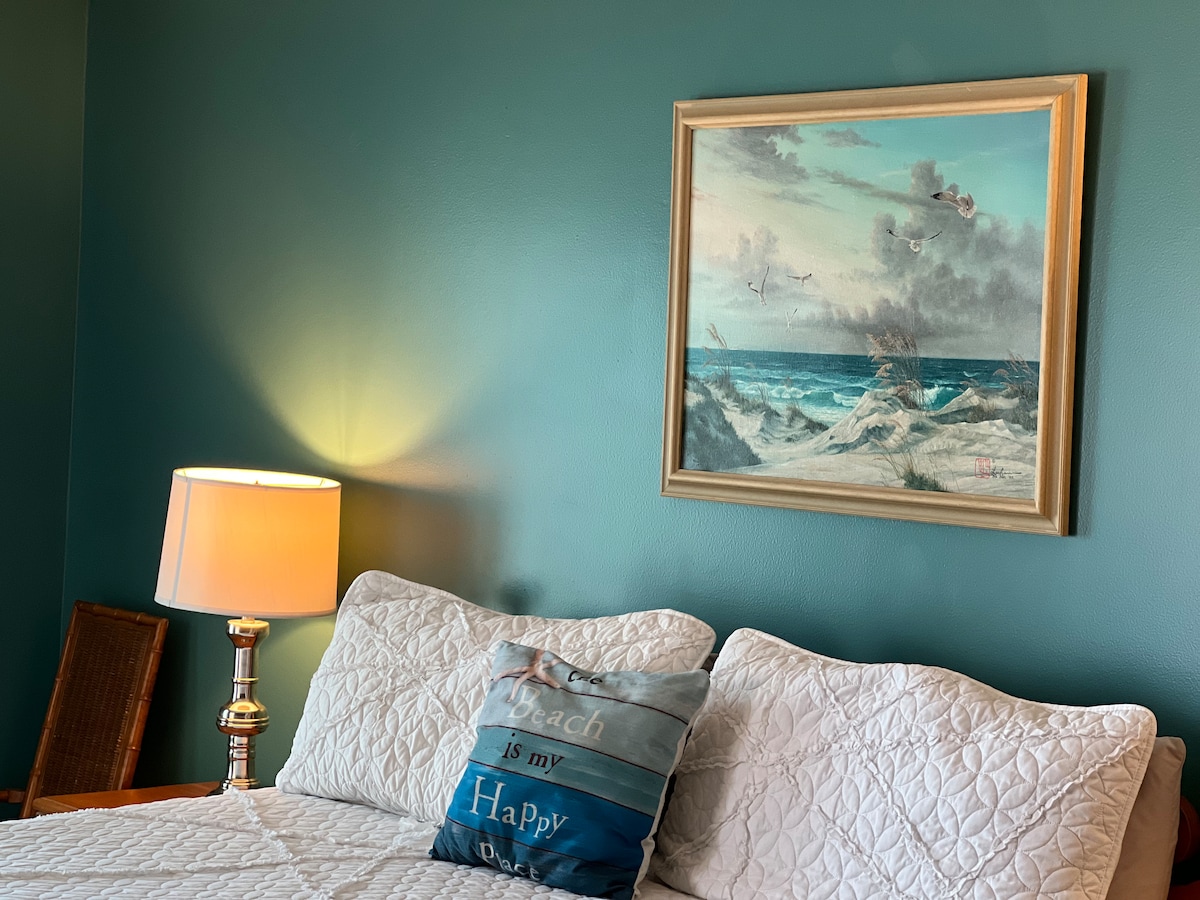 Top Floor Oceanfront Condo