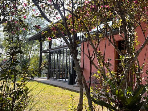 Retreat with 3 delicious suites 1 hour from SP