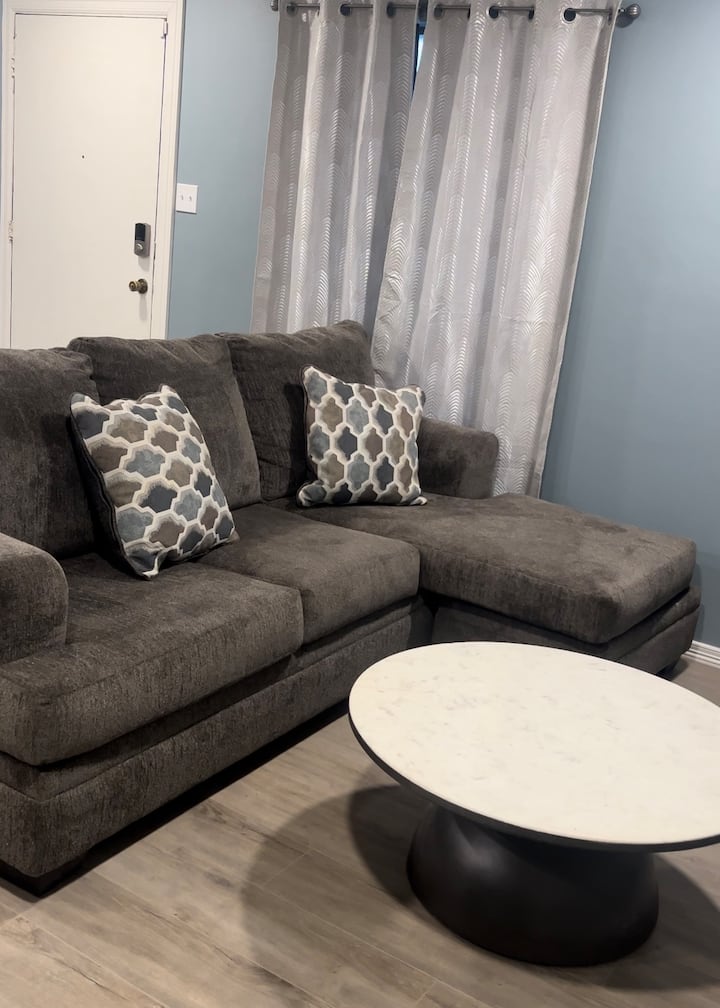 Modern 4bd/2.5ba • 5 Min To Airport, Mall + More - McAllen, TX